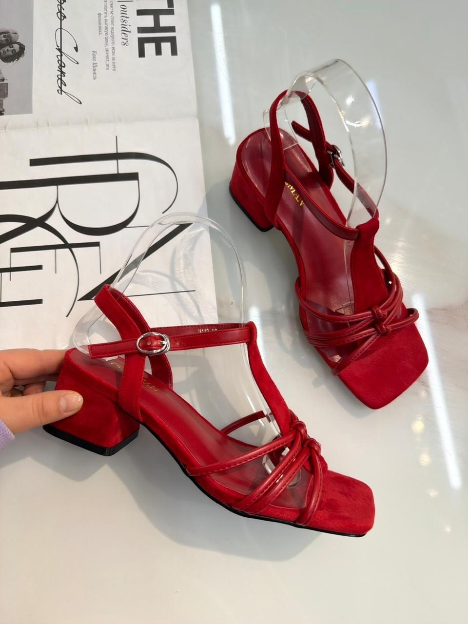 красные босоножки,босоножки на каблуках,босоножки стильные,женские босоножки,сандалии на каблуке