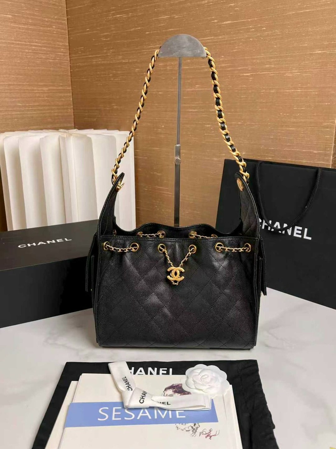 сумка chanel,сумка женская chanel,сумка из натуральной кожи chanel 520698291,chanel черная кожаная сумка через плечо для женщин,женская черная кожаная сумка chanel shopping bag