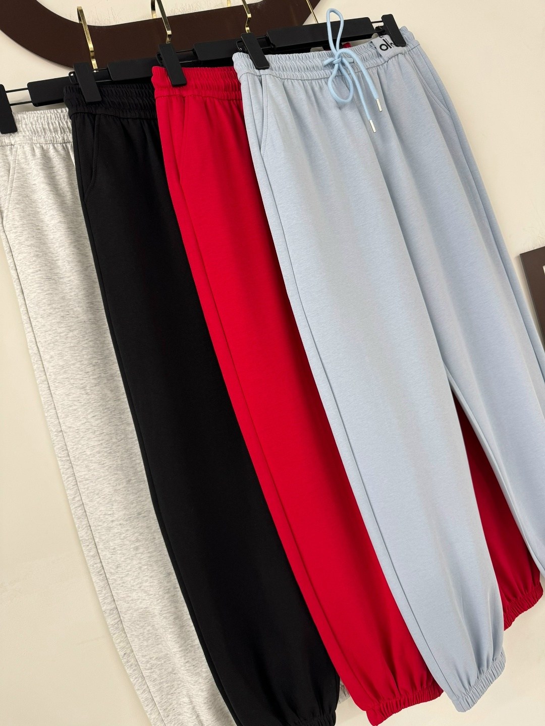 спортивные брюки,спортивные штаны,брюки свободные спортивные,повседневные штаны,спортивные брюки женские