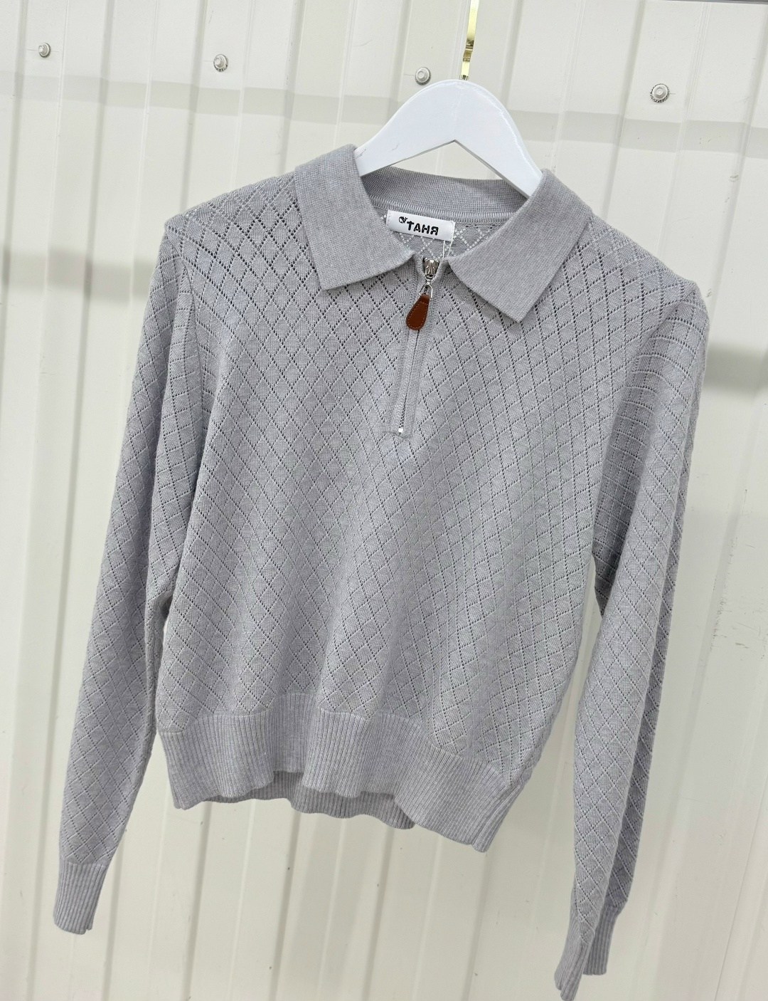 джемпер женский,свитер с воротником,джемпер бежевый,свитер,трикотажный свитер