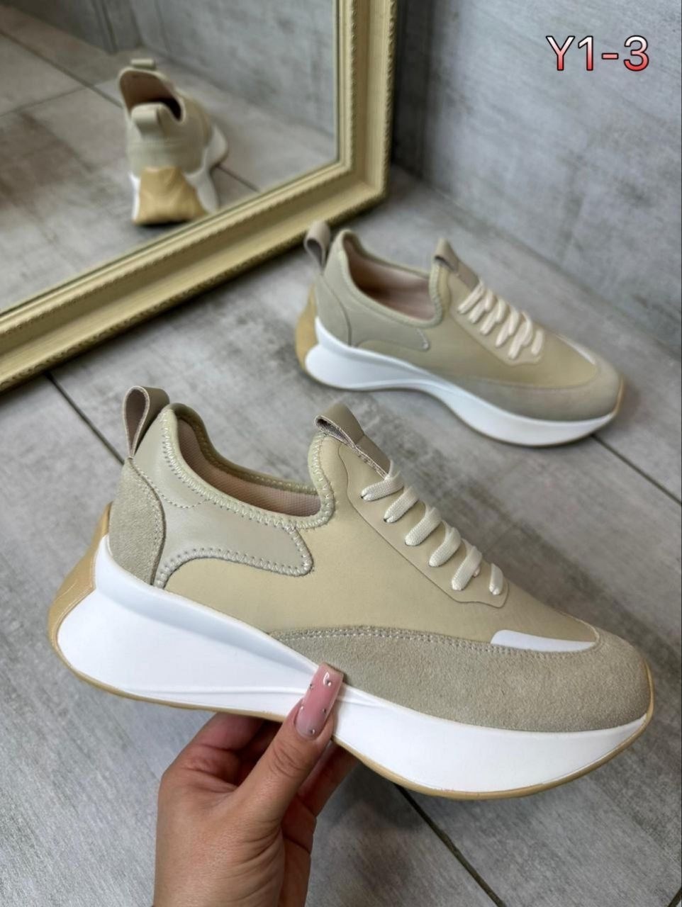 ,кроссовки женскиe,модные женские кроссовки,стильные женские кроссовки,кроссовки для женщин