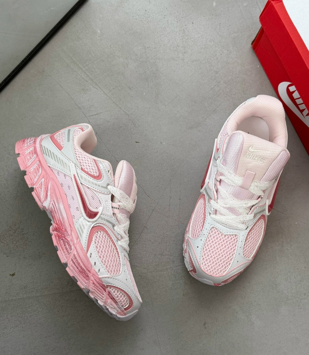 женские кроссовки nike,кроссовки wmns air zoom vomero 5 barbie розовый,кроссовки wmns air zoom vomero 5 'barbie' розовый nike,кроссовки nike,женские кроссовки