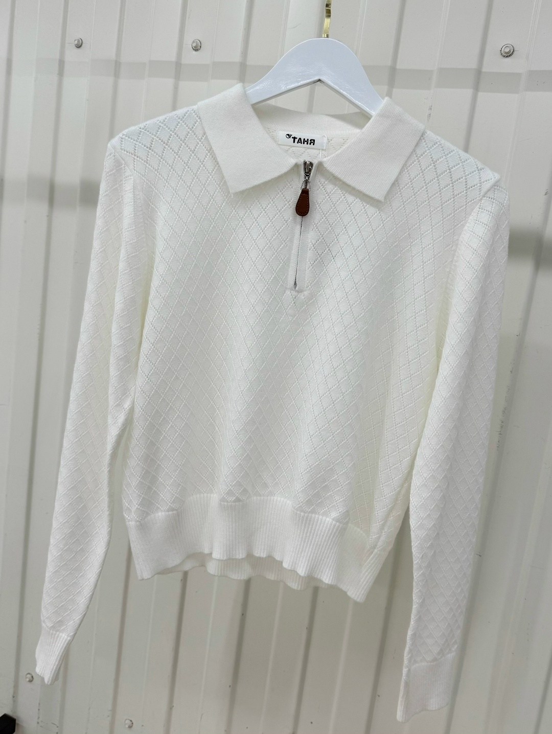 джемпер женский,свитер с воротником,джемпер бежевый,свитер,трикотажный свитер