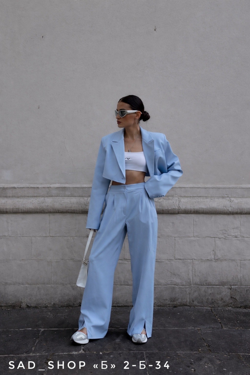 костюм с брюками палаццо,костюм женский брючный,розовый брючный костюм,трендовый брючный костюм,брючный костюм с брюками палаццо и укороченным пиджаком с плечиками