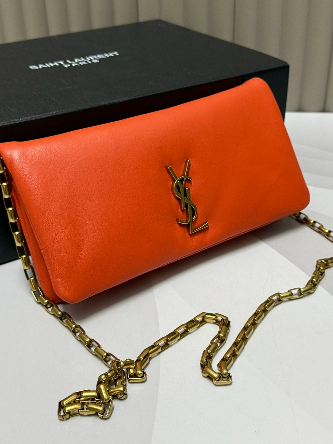 yves saint laurent сумка,женская сумка ysl,сумка ив сен лоран kate,кожаная черная сумка yves saint laurent kate,сумка ив сен лоран