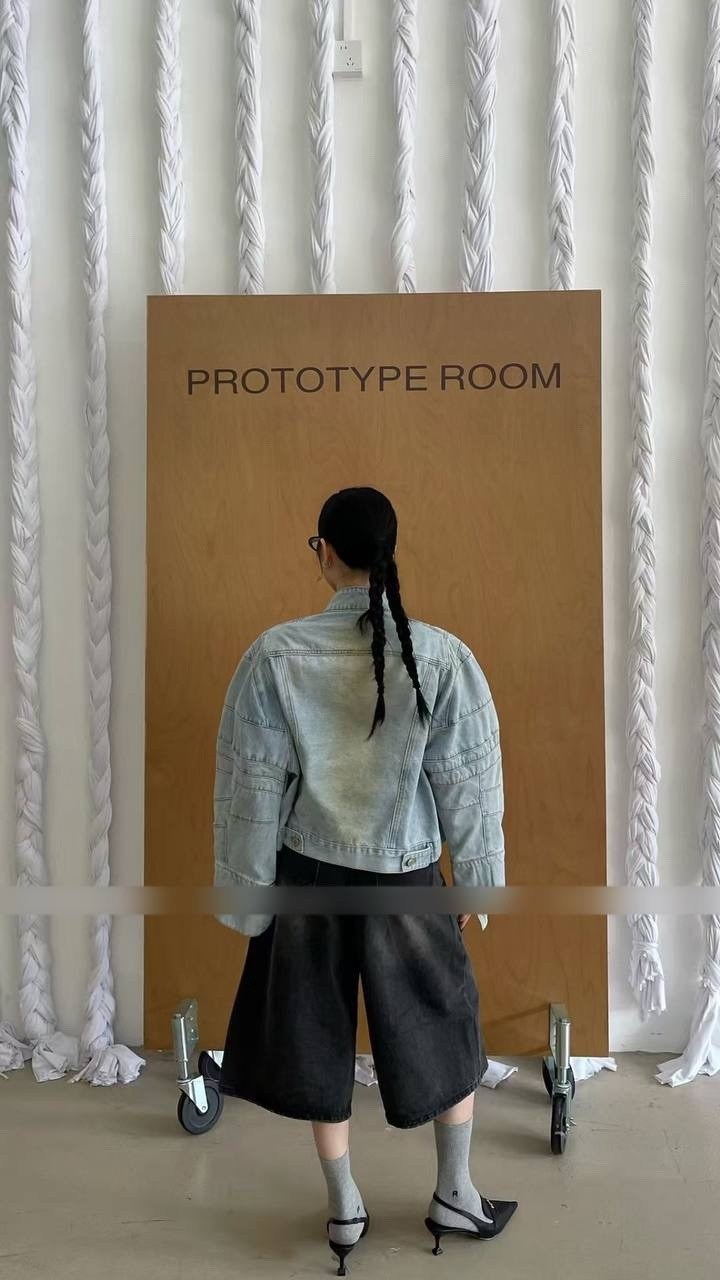 джинсовая куртка,джинсовая куртка повседневная,модные джинсовые куртки,джинсовая куртка свободная,корейская мода женская джинсовая куртка с отложным воротником