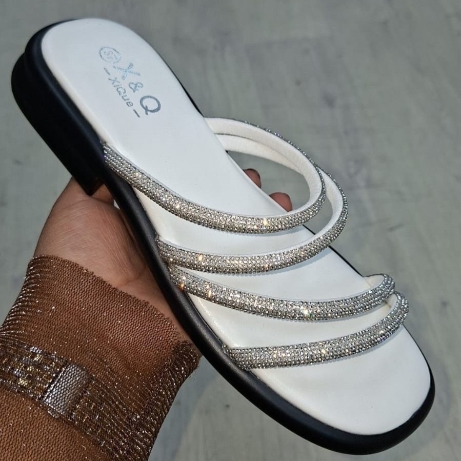 ,шлепки женские со стразами,шлепанцы женские,шлепанцы со стразами,шлепки женские