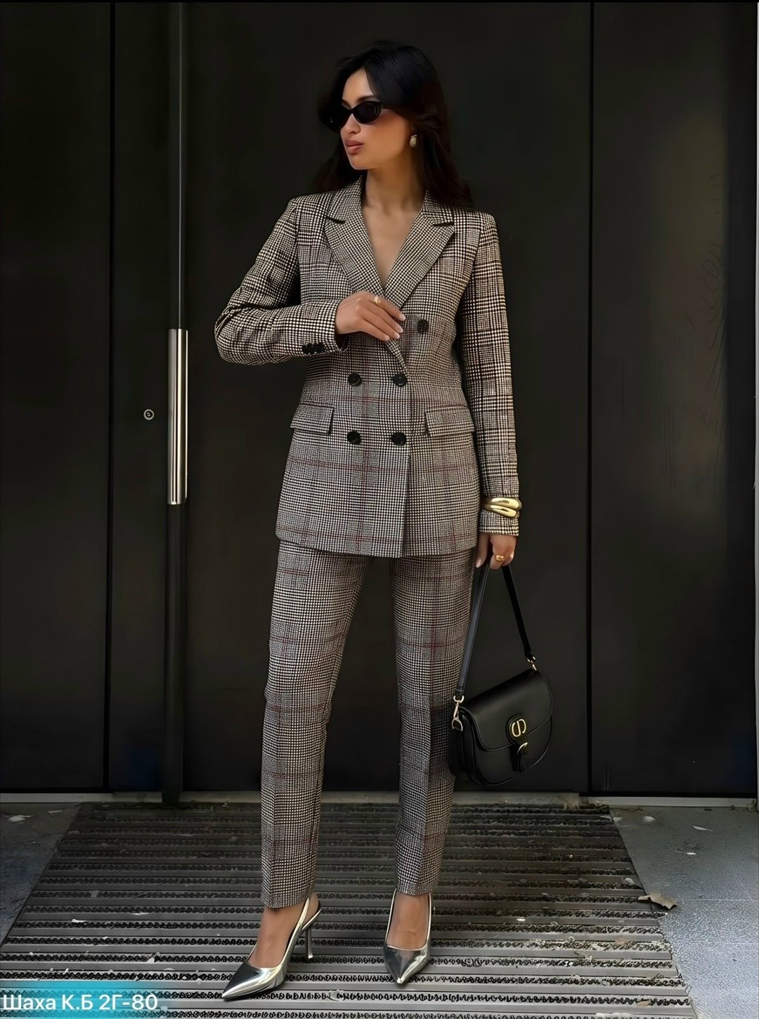 серый брючный костюм в клетку женский,брючный костюм женский,костюм в клетку женский,брючный костюм в клетку,костюм клетка женский брючный