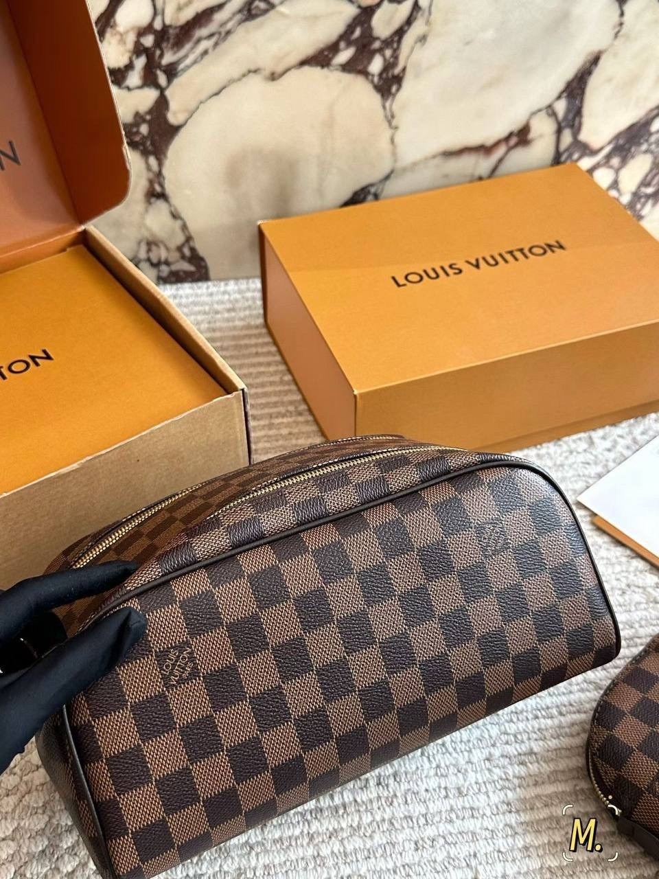 косметичка louis vuitton,луи виттон косметичка,louis vuitton косметичка женская,косметичка,модная сумка