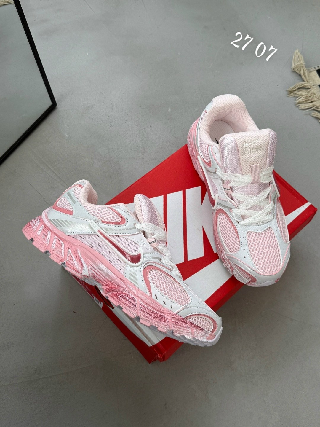 женские кроссовки nike,кроссовки wmns air zoom vomero 5 barbie розовый,кроссовки wmns air zoom vomero 5 'barbie' розовый nike,кроссовки nike,женские кроссовки