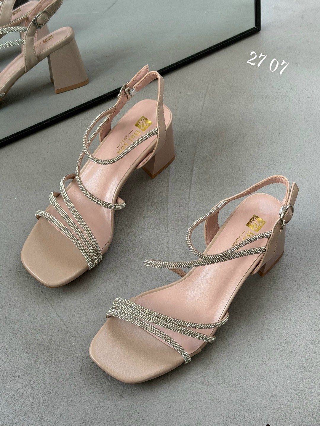 женские босоножки,стильные босоножки,босоножки на каблуках,,босоножки модные