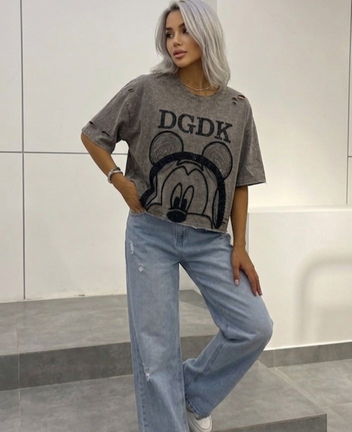 футболка оверсайз,футболка оверсайз с микимаусом,женская футболка,женская винтажная темно-серая футболка варенка оверсайз с принтом микки маусом,футболки женские с принтом