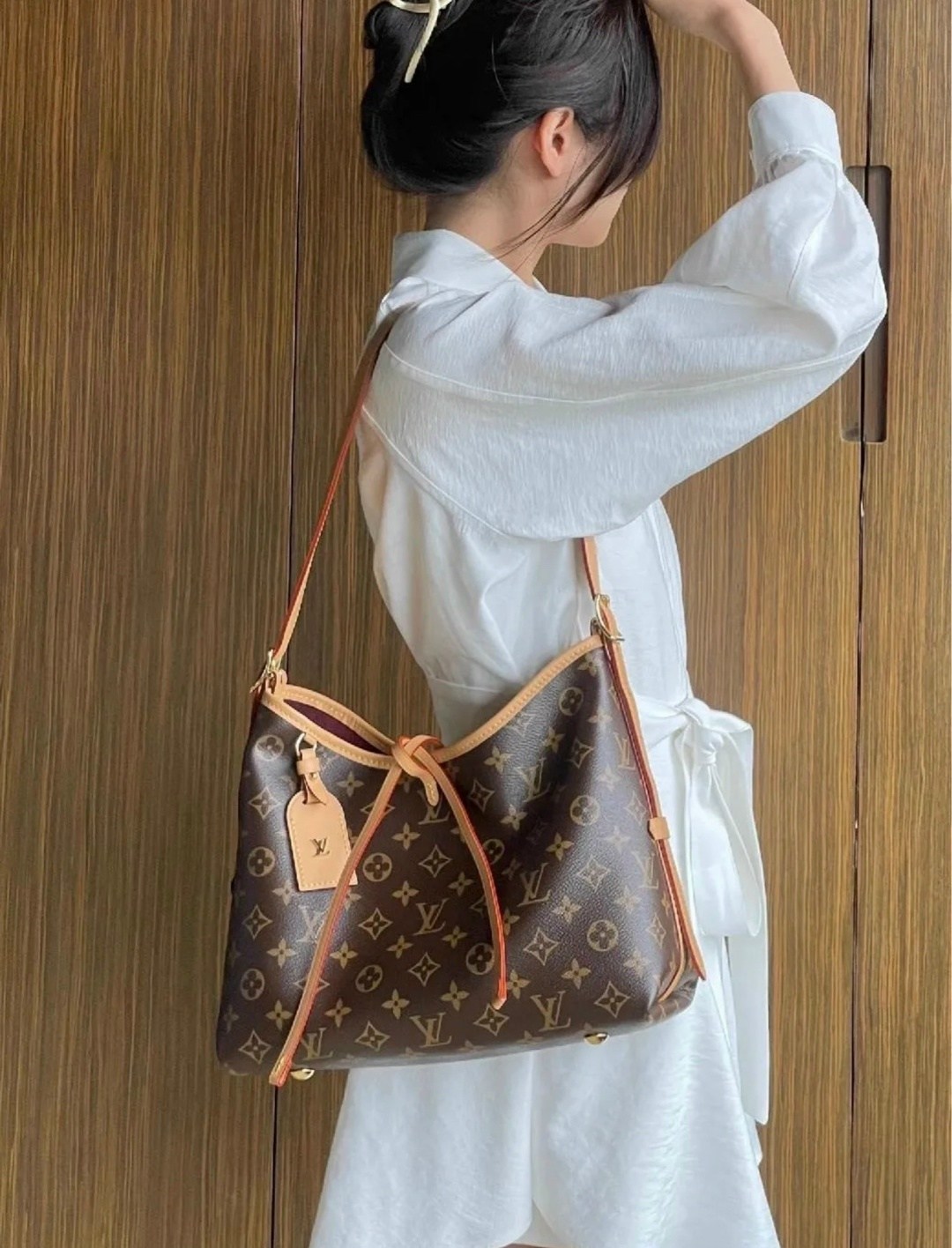 сумка louis vuitton carry all mm коричневая,louis vuitton сумка,брендовые сумочки,louis vuitton bag,женская сумка louis vuitton среднего размера