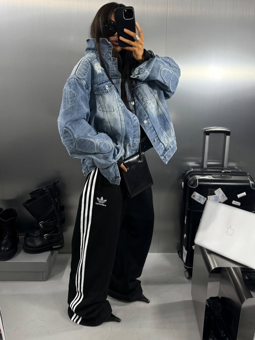 adidas original,брюки с лампасами,уличный стиль,широкие джинсы