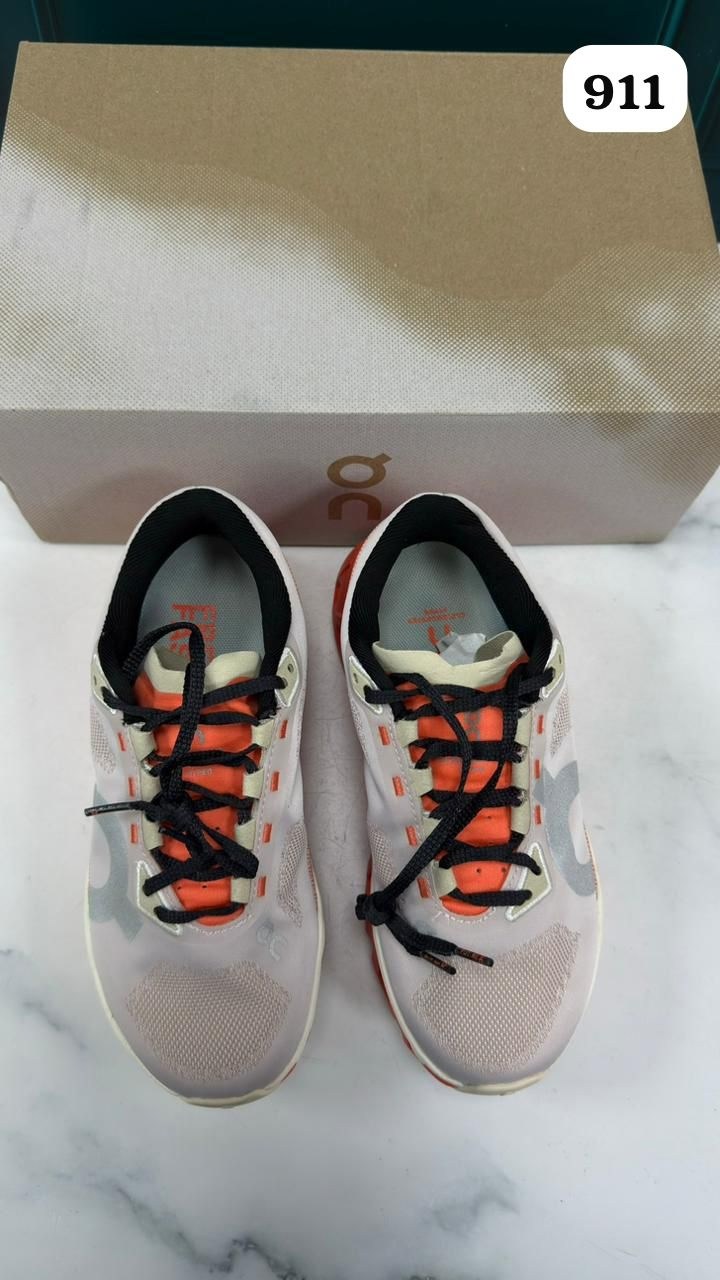 кроссовки,on кроссовки,черные кроссовки,спортивная ,кроссовки cпортивные