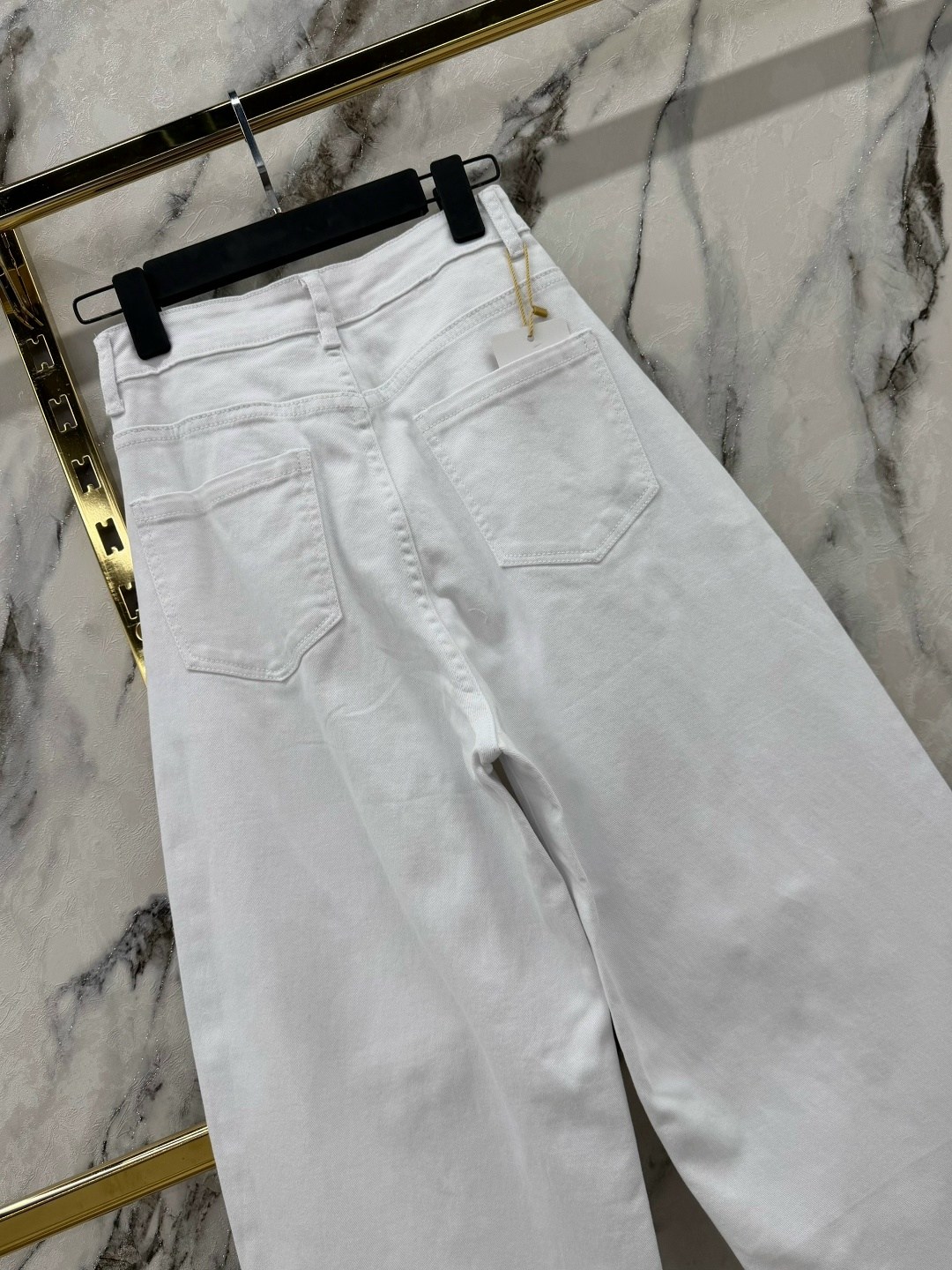 белые джинсы,белые джинсы женские,женские джинсы,джинсы широкие,джинсы брюки