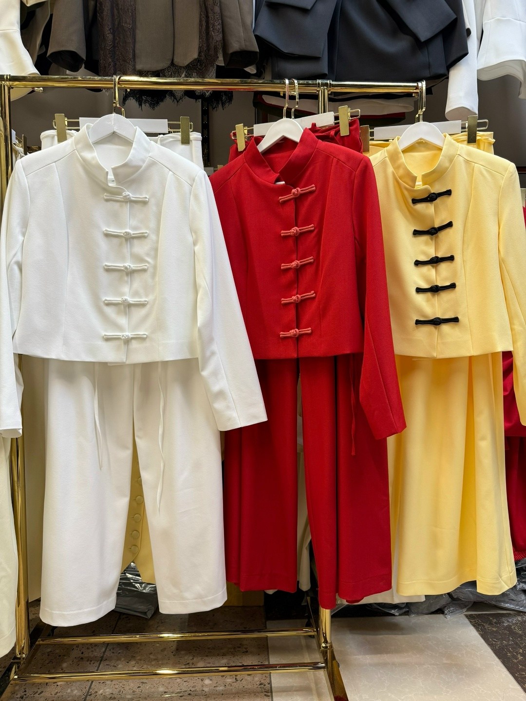 костюм с юбкой,повседневный костюм,женский костюм с юбкой,элегантный брючный костюм,мода стиль