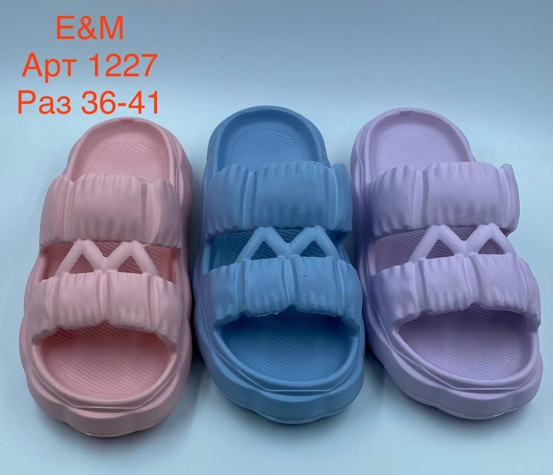 шлепанцы женские,шлепки женские,,тапочки модные,женские тапки