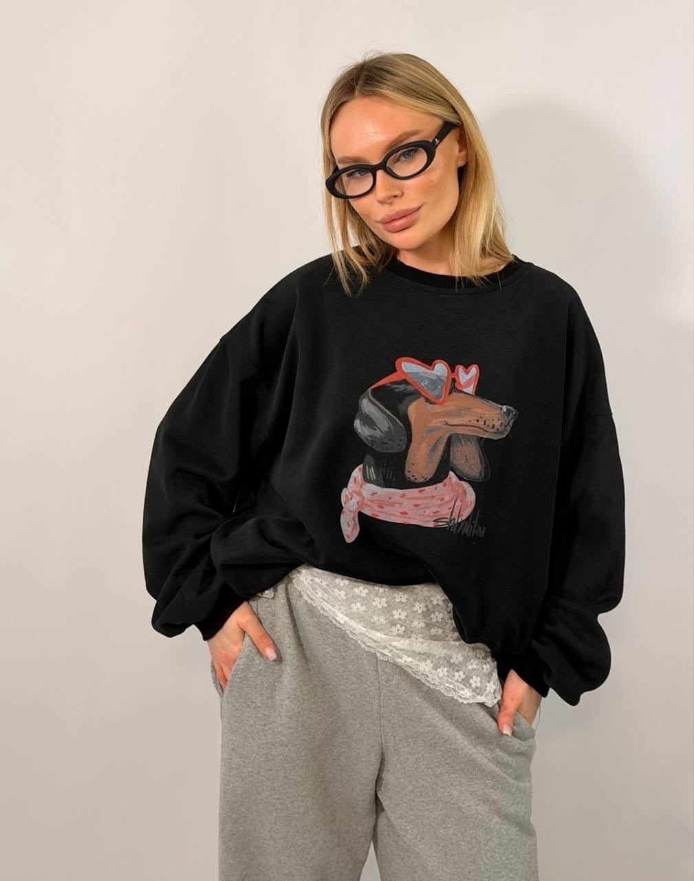 серый свитшот,свитшот женская,модные свитшоты,широкие брюки,женские широкие брюки