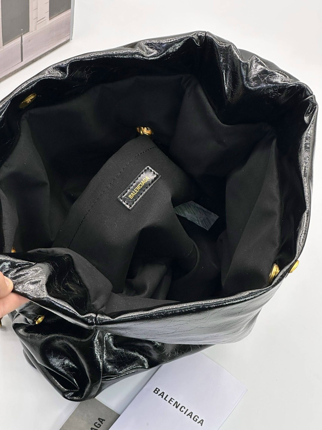 сумка женская balenciaga,сумка balenciaga,кожаная сумка через плечо monaco среднего размера balenciaga черный,баленсиага сумка,balenciaga черная кожаная сумка через плечо