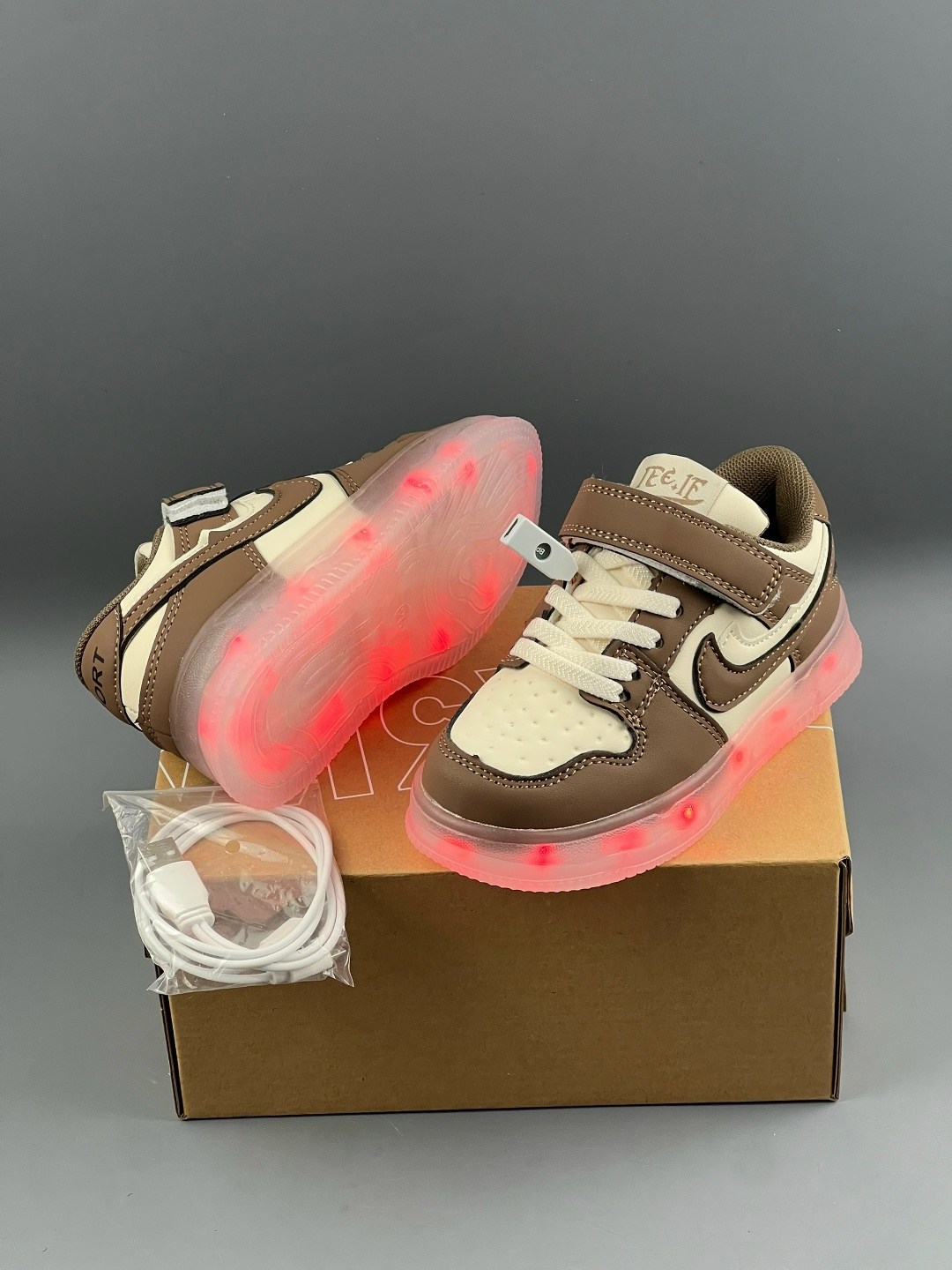 кроссовки светящиеся,кроссовки светящейся подошвой,кроссовки светящиеся детские,кроссовки,кросовки детские