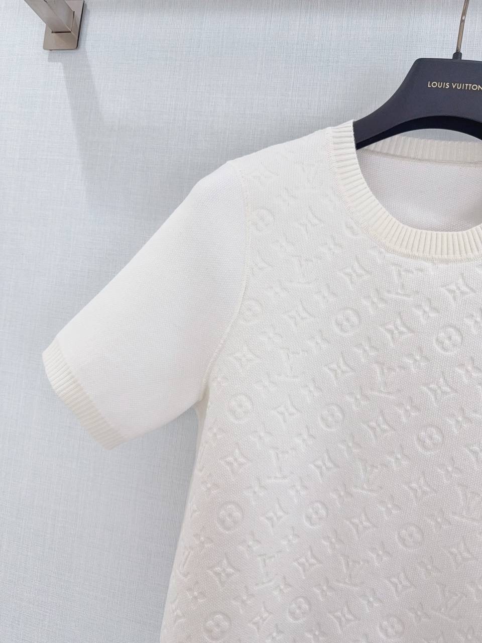 женская кофта,футболки модные,свитера женские,футболки женская,свитер модный