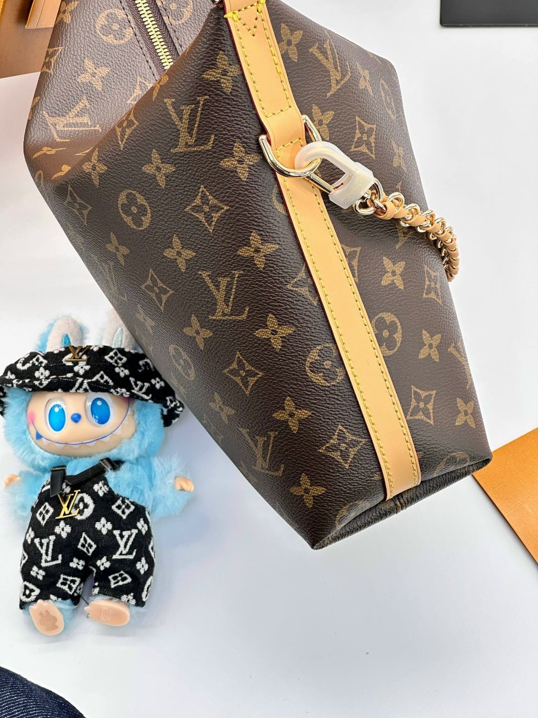 сумка louis vuitton,louis vuitton сумка на плечо,женская сумка на louis vuitton,сумка луи виттон полумесяц,модная сумка