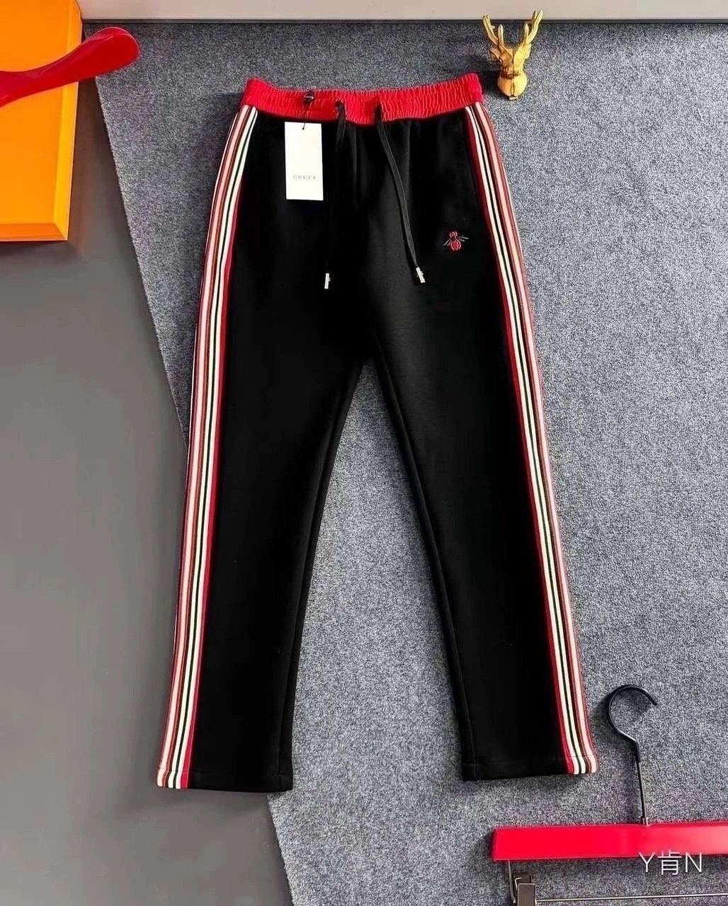 костюм спортивный gucci,спортивный костюм moncler,костюм спортивный,спортивный костюм гуччи мужской,мужской спортивный костюм