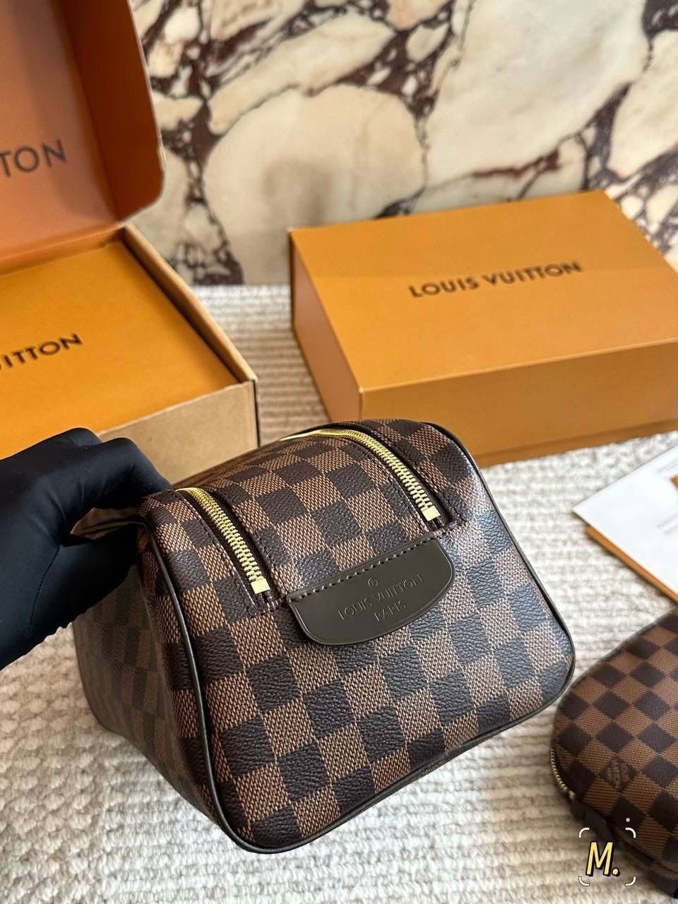 косметичка louis vuitton,луи виттон косметичка,louis vuitton косметичка женская,косметичка,модная сумка