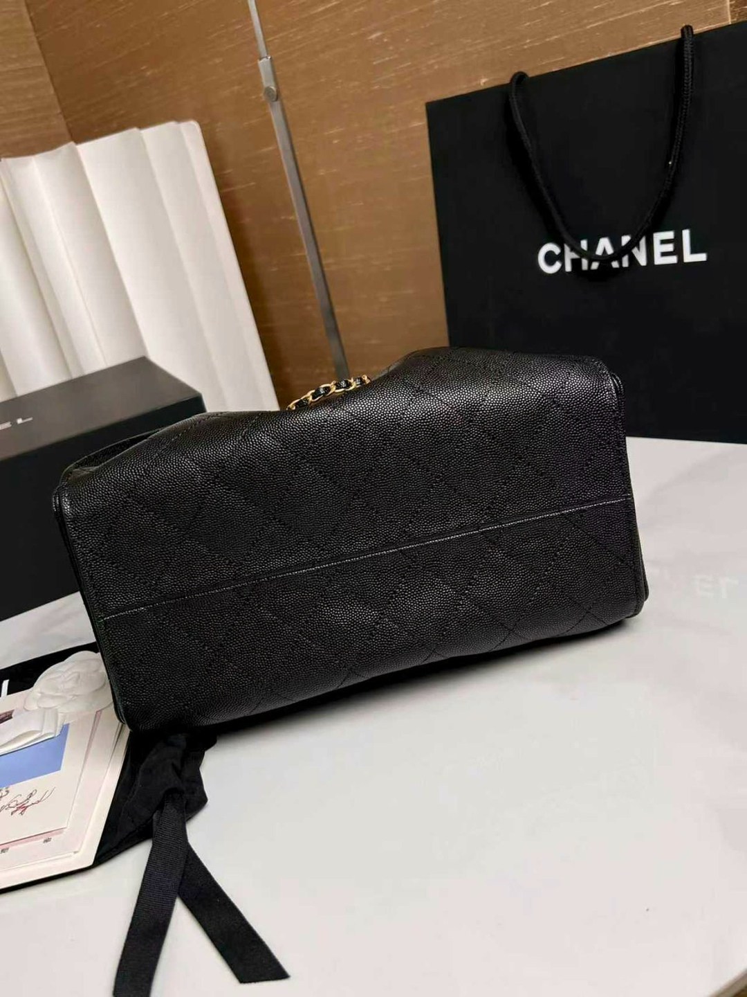 сумка chanel,сумка женская chanel,сумка из натуральной кожи chanel 520698291,chanel черная кожаная сумка через плечо для женщин,женская черная кожаная сумка chanel shopping bag