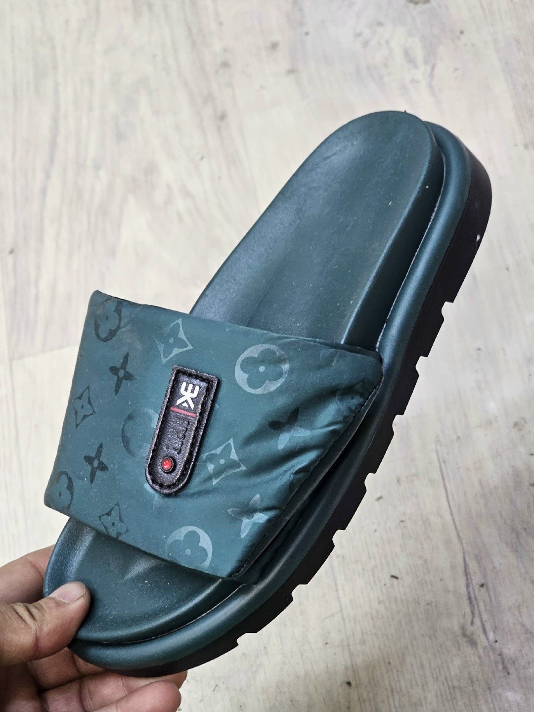 шлепанцы луи виттон,,шлепанцы женские louis vuitton,шлепанцы louis vuitton,тапки луи витон