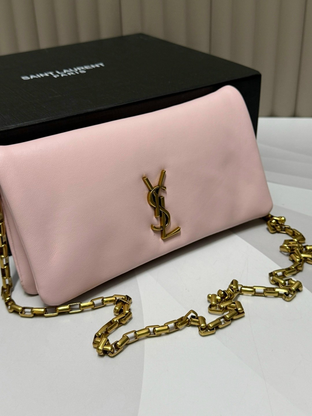 yves saint laurent сумка,женская сумка ysl,сумка ив сен лоран kate,кожаная черная сумка yves saint laurent kate,сумка ив сен лоран