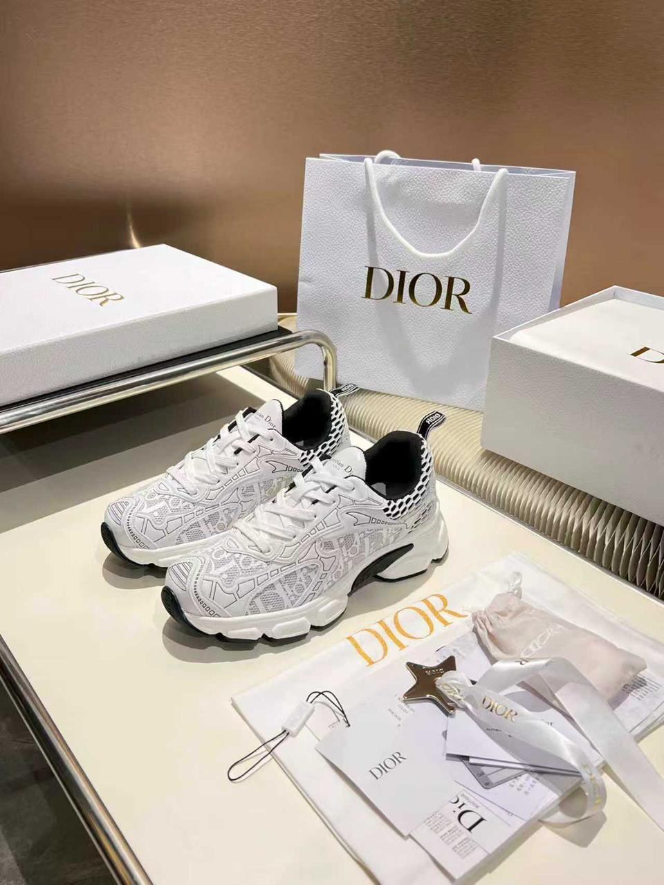 dior кроссовки,кроссовки christian dior,диор кроссовки,кроссовки,кроссовки женскиe