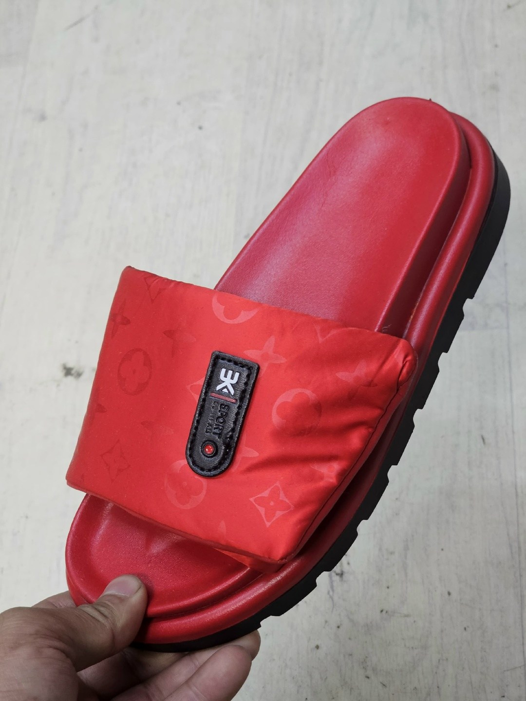 шлепанцы луи виттон,,шлепанцы женские louis vuitton,шлепанцы louis vuitton,тапки луи витон