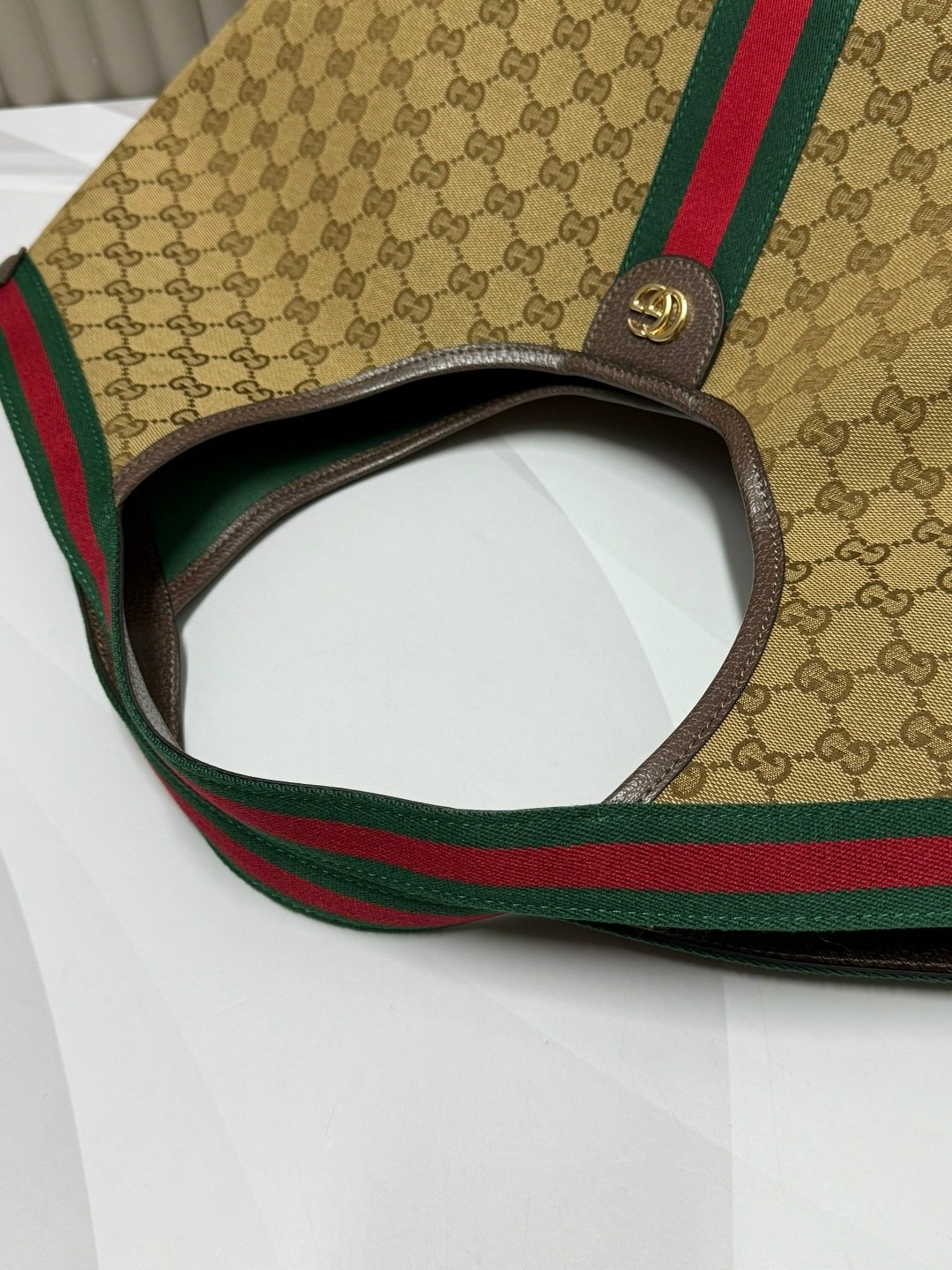 сумка gucci,женская сумка gucci,сумка гуччи шоппер женская,сумка гуччи хобо,gucci сумка на плечо