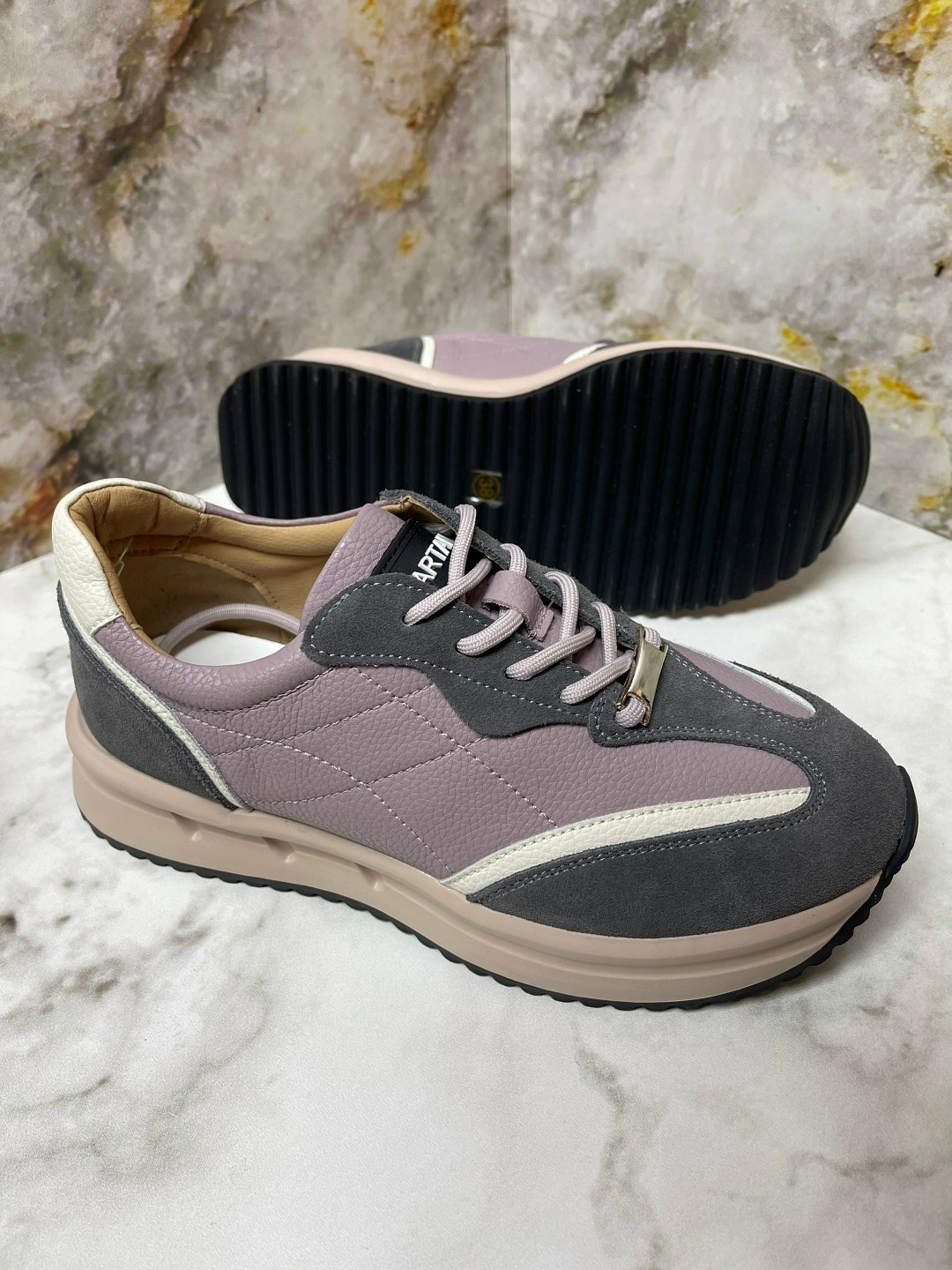 ,женские кроссовки,стильные кроссовки,кроссовки,обуви