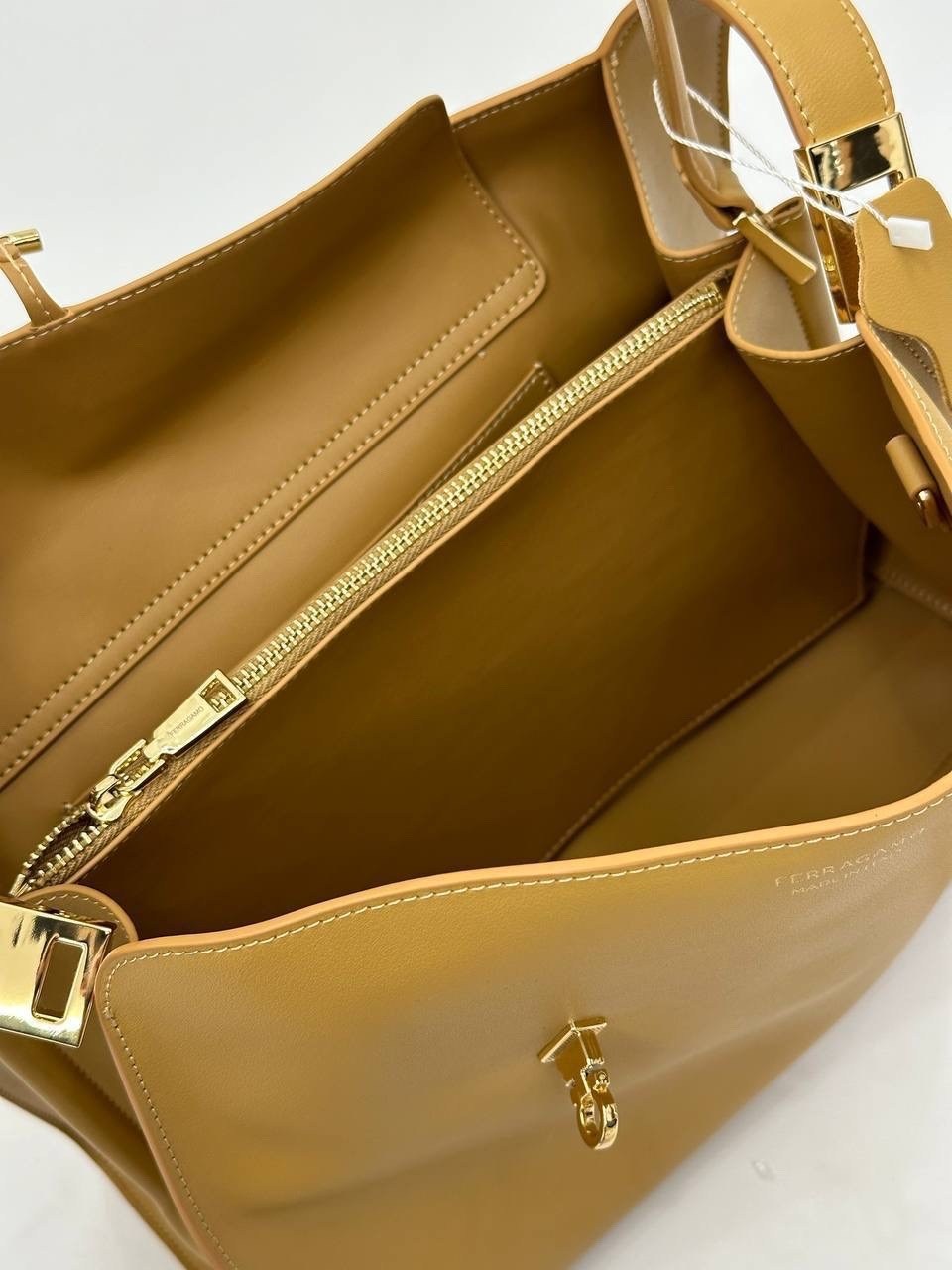 сумка salvatore ferragamo,сумка ferragamo,сумка,сумка феррагамо,женская брендовая сумка