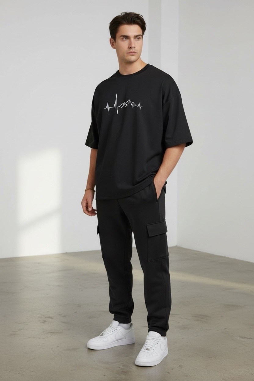 брюки джоггеры,мужская футболка,мужские брюки,спортивные брюки,брюках карго