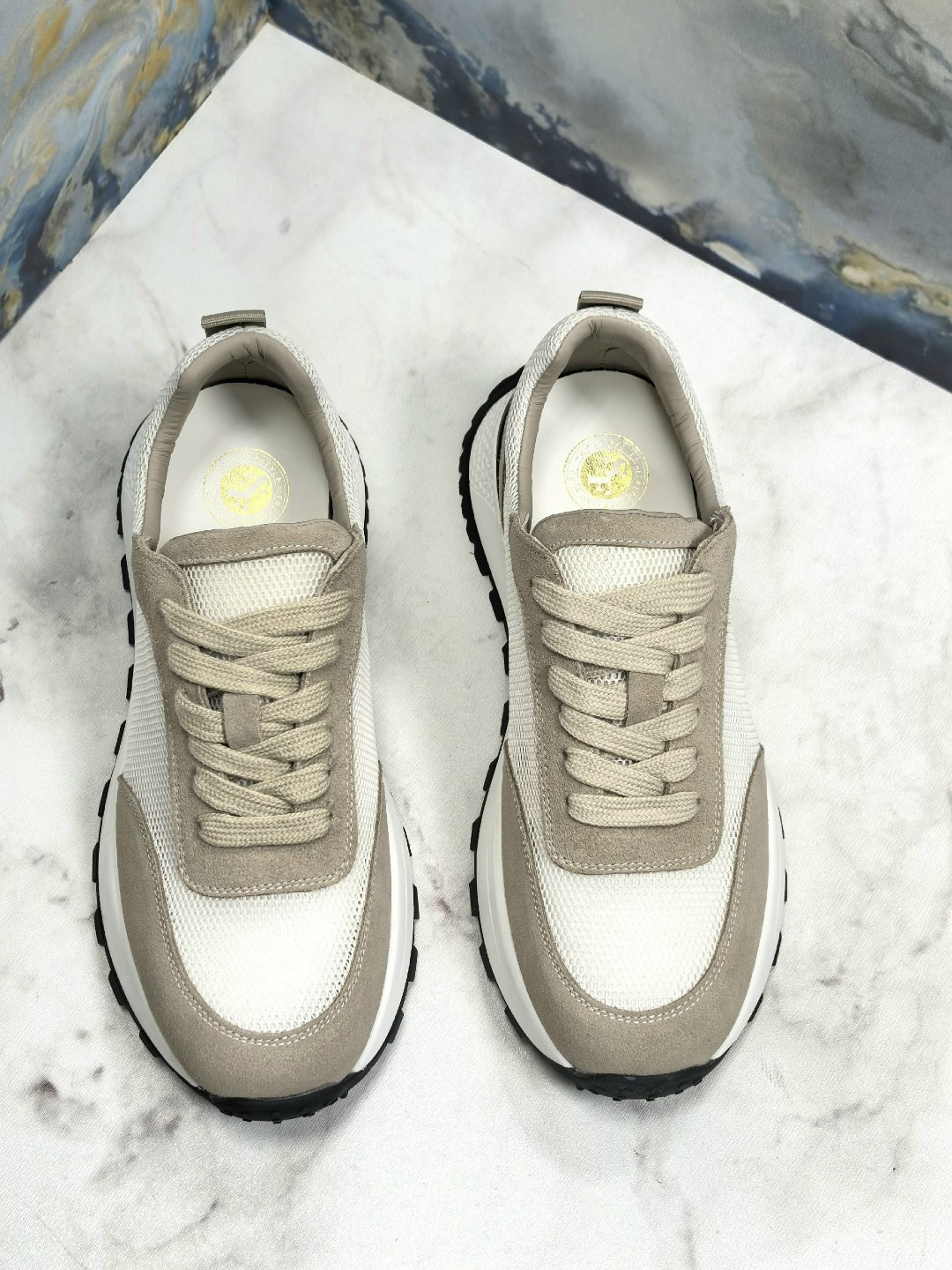 кроссовки женскиe,кроссовки модные,кроссовки стильные,бежевые кроссовки,модные кроссовки женские