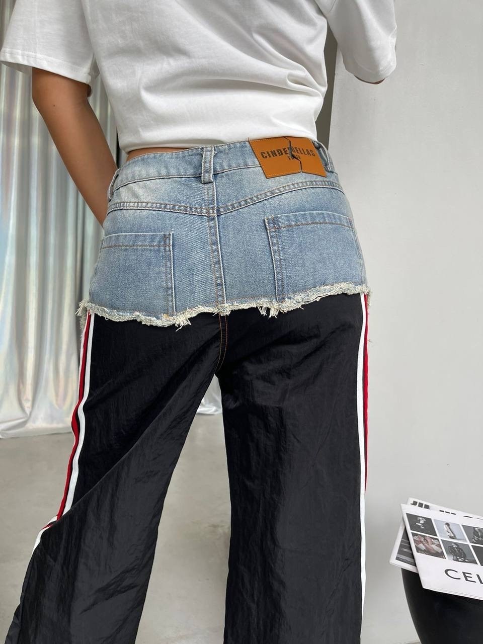 джинсы с лампасами,джинсы комбинированные,модные джинсы,женские джинсы,стильные джинсы