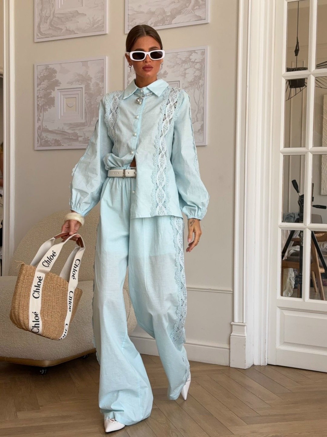 костюмы голубые,женские костюмы,стильные костюмы,костюм брючный