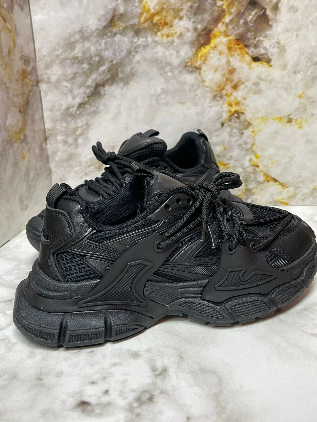 женские кроссовки,массивные кроссовки женские,кроссовки,кроссовки модные,массивные кроссовки