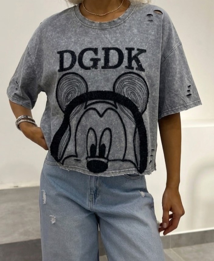 футболка оверсайз,футболка оверсайз с микимаусом,женская футболка,женская винтажная темно-серая футболка варенка оверсайз с принтом микки маусом,футболки женские с принтом
