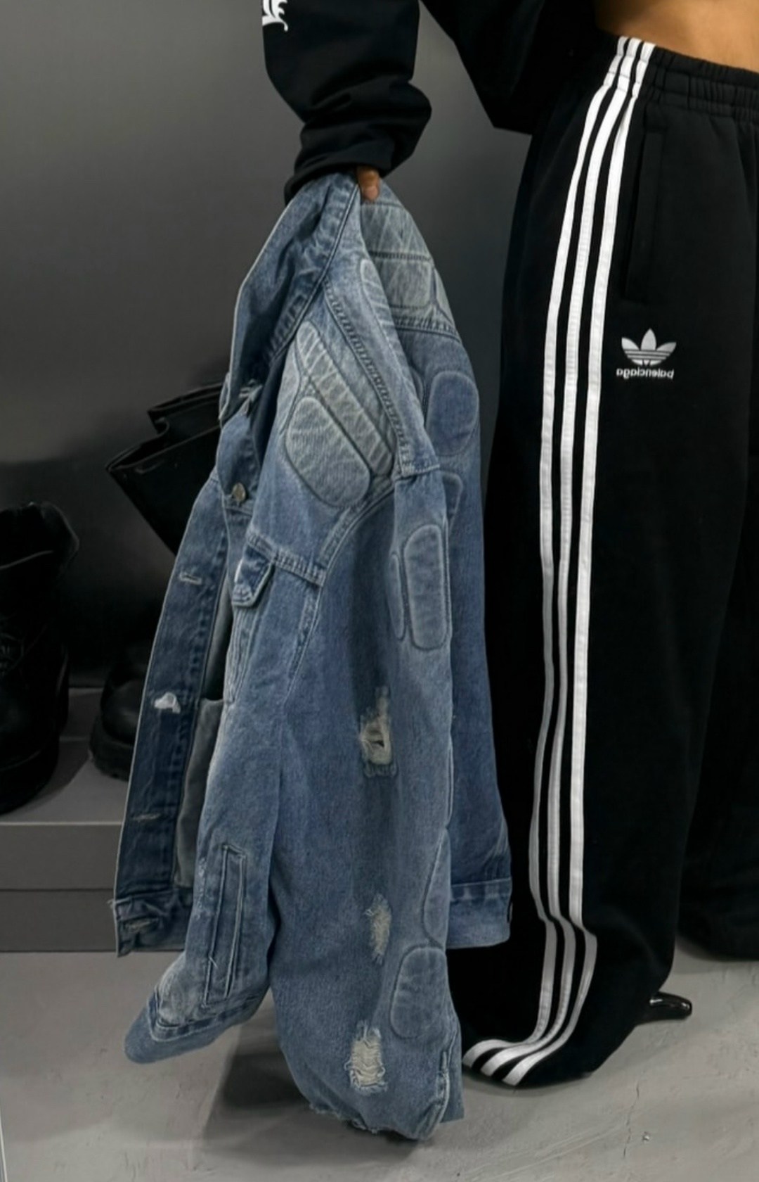 adidas original,брюки с лампасами,уличный стиль,широкие джинсы