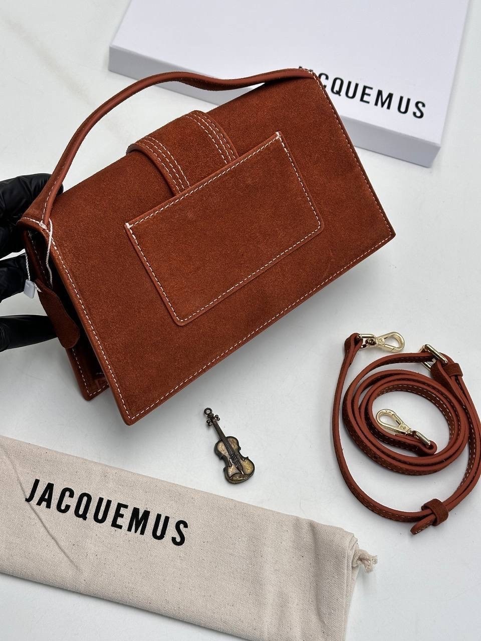 сумка jacquemus коричневая,jacquemus сумка,сумка jacquemus из натуральной замши,сумка женская замшевая,сумка женская jacquemus