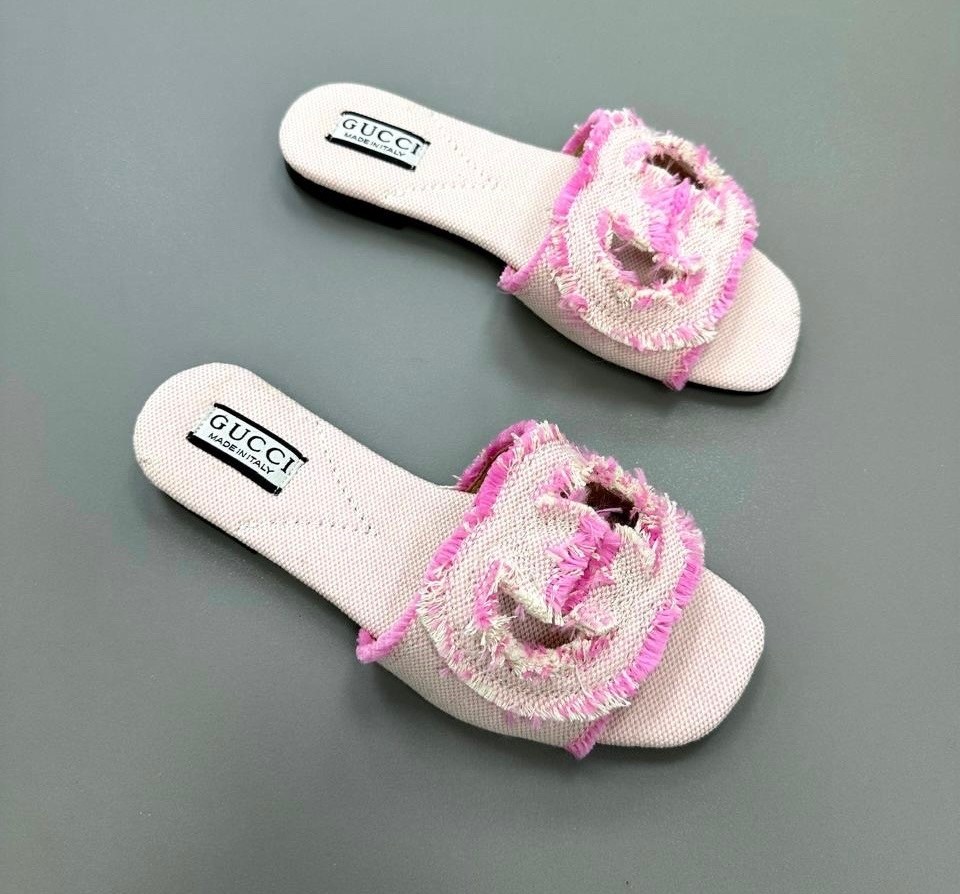 резиновые шлепки гуччи,резиновые шлепки гуччи женские,шлепанцы gucci,шлепанцы женские,тапочки модные