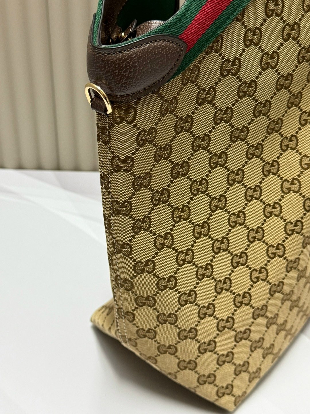 сумка gucci,женская сумка gucci,сумка гуччи шоппер женская,сумка гуччи хобо,gucci сумка на плечо