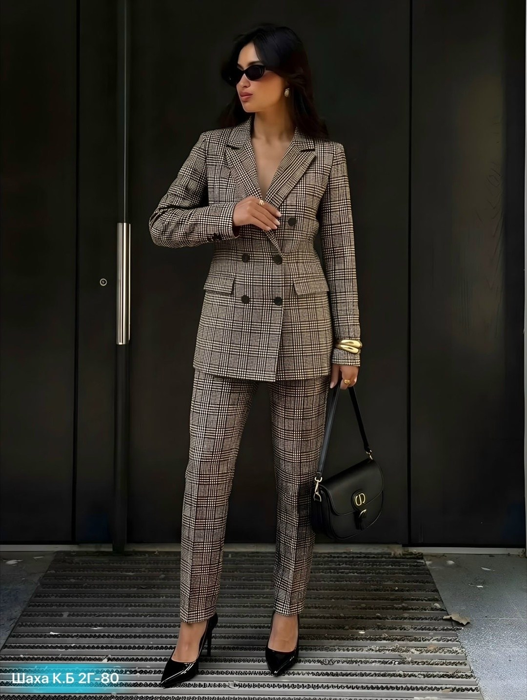 серый брючный костюм в клетку женский,брючный костюм женский,костюм в клетку женский,брючный костюм в клетку,костюм клетка женский брючный
