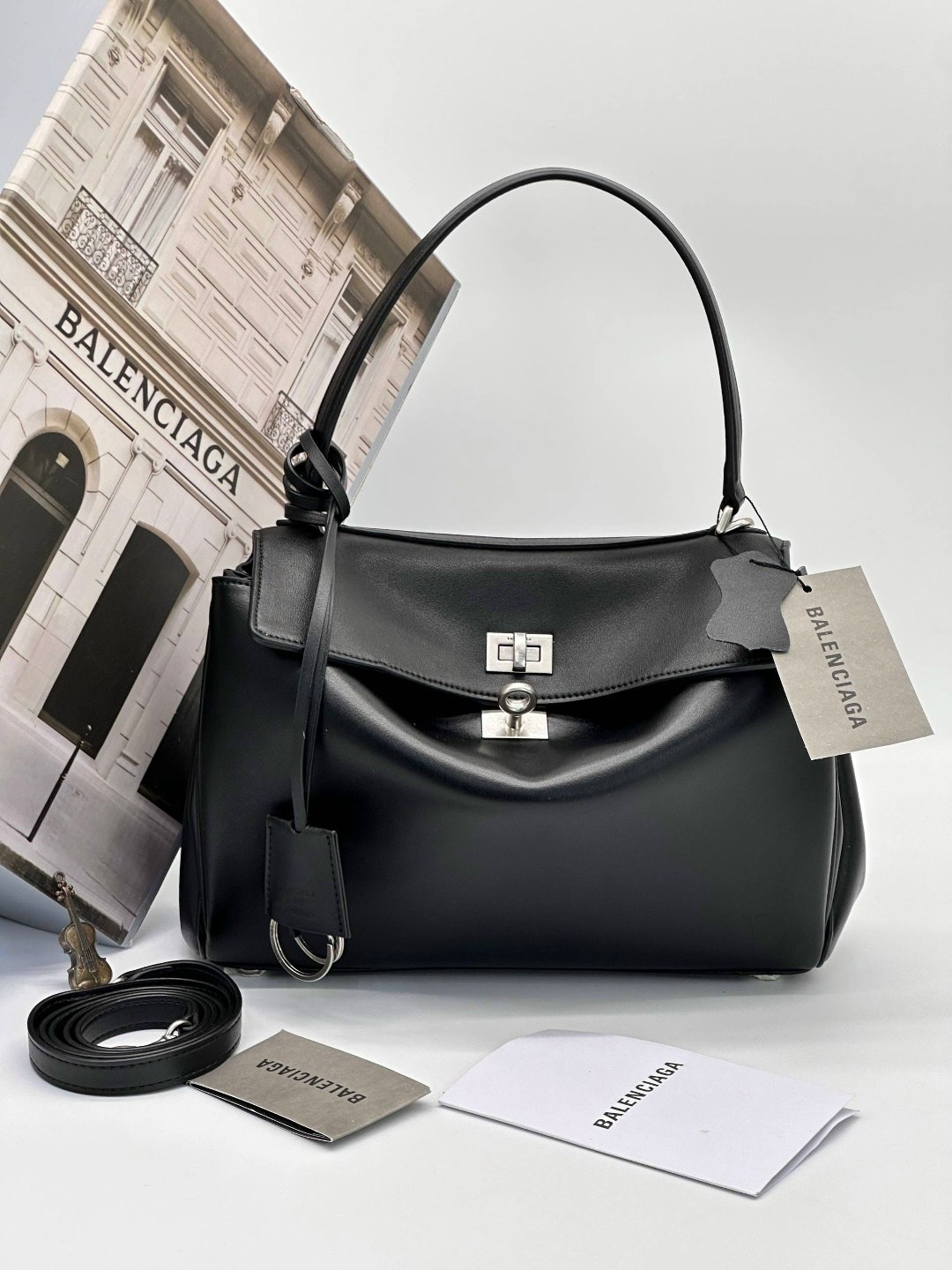 сумка balenciaga,сумка balenciaga rodeo,сумка женская balenciaga,сумка balenciaga натуральная кожа 35-24 см,женская кожаная сумка balenciaga rodeo medium серая