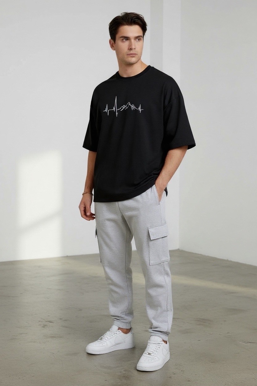 брюки джоггеры,мужская футболка,мужские брюки,спортивные брюки,брюках карго